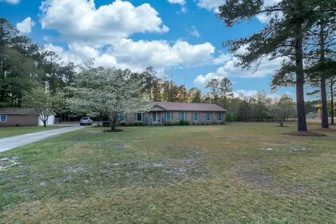 143 Dixie Trl, Hamlet, NC 28345 photo 22