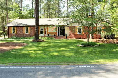 225 Lake Forest Dr, Pinehurst, NC 28374 photo 2