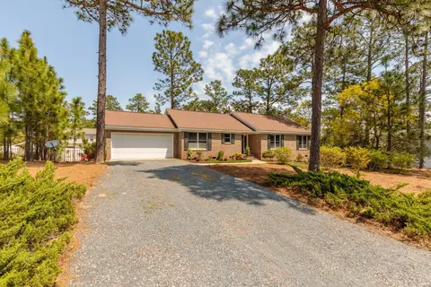 4 Bay Ct, Pinehurst, NC 28374 photo 2