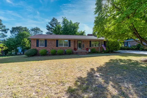 504 Poplar St, Hamlet, NC 28345 photo 1