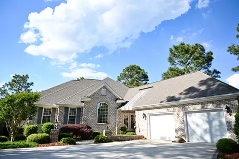 325 Longleaf Dr, West End, NC 27376 photo 1