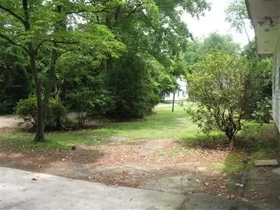 76 Elm St, Fair Bluff, NC 28439 photo 2