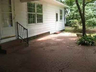76 Elm St, Fair Bluff, NC 28439 photo 4