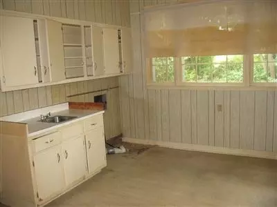 76 Elm St, Fair Bluff, NC 28439 photo 8
