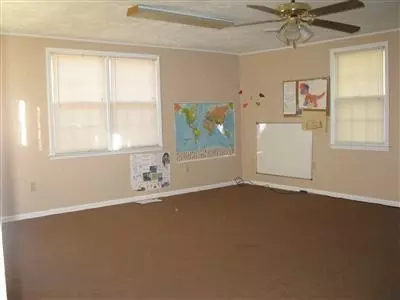 312 Pinecrest Dr, Chadbourn, NC 28431 photo 3