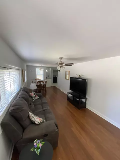 109 Spring St, Aberdeen, NC 28315 photo 3