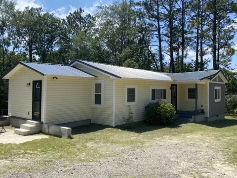 109 Spring St, Aberdeen, NC 28315 photo 2