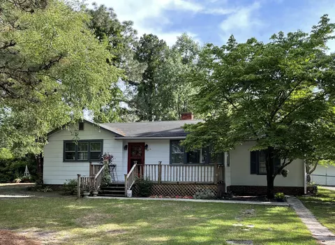 2019 Mcdonald Ave, Hamlet, NC 28345 photo 1