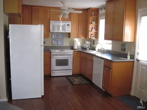 413 5th St, Sunset Beach, NC 28468 photo 3