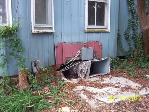 301 E Church St, Atkinson, NC 28421 photo 3
