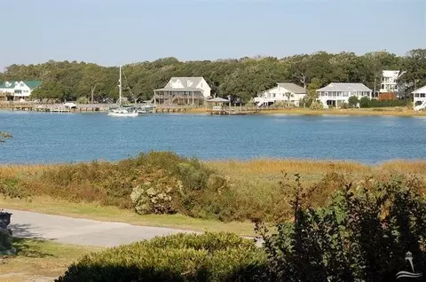 187 Swordfish Drvie Dr, Holden Beach, NC 28462 photo 2