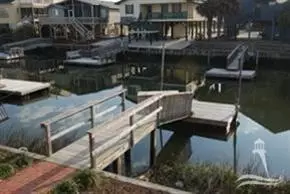 421 Dolphin St, Sunset Beach, NC 28468 photo 5