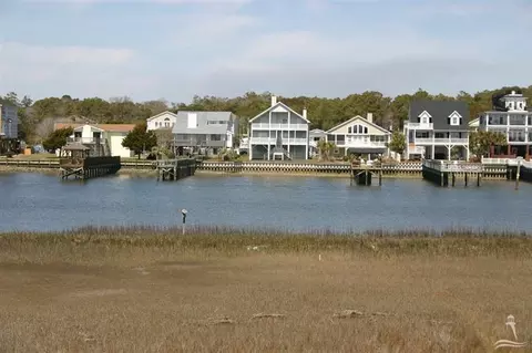175 High Point St, Holden Beach, NC 28462 photo 6