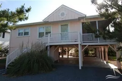 435 3rd St, Sunset Beach, NC 28468 photo 2