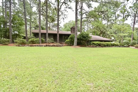 212 Mcdairmid Rd, Pinehurst, NC 28374 photo 1