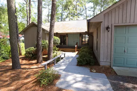 200 Ridgewood Rd, Pinehurst, NC 28374 photo 2
