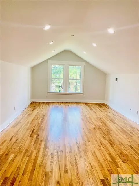 335 E 54th St, Savannah, GA 31405 photo 4