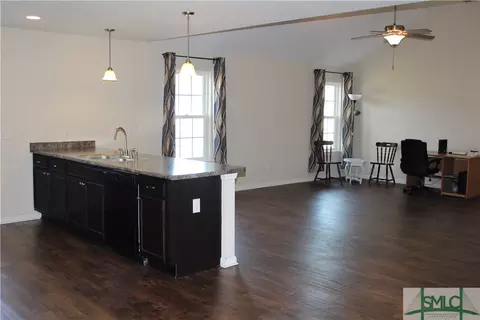 146 Knotty Pine Cir, Springfield, GA 31329 photo 3