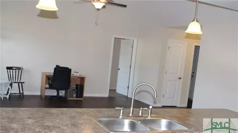 146 Knotty Pine Cir, Springfield, GA 31329 photo 6