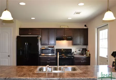 146 Knotty Pine Cir, Springfield, GA 31329 photo 5