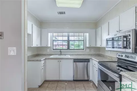 1015 Forest Dr, Pooler, GA 31322 photo 9