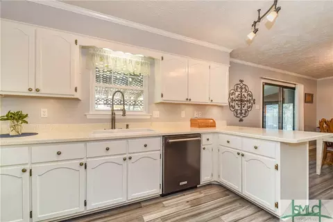 806 Robin Dr, Pooler, GA 31322 photo 12