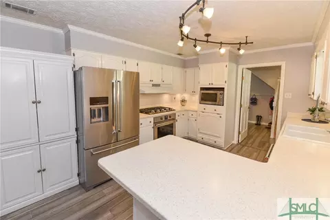 806 Robin Dr, Pooler, GA 31322 photo 9