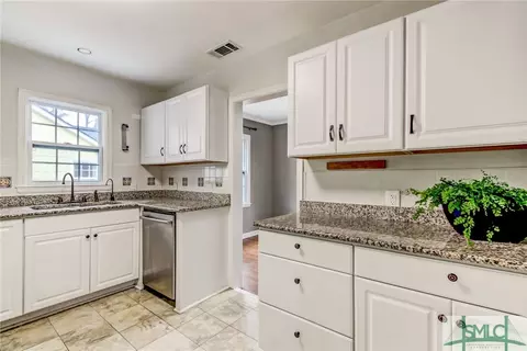 328 E 60th St, Savannah, GA 31405 photo 9