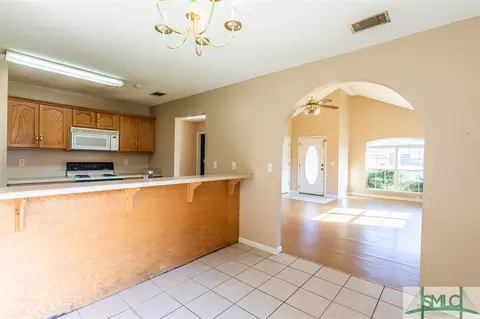 77 E Deer Ct, Midway, GA 31320 photo 4