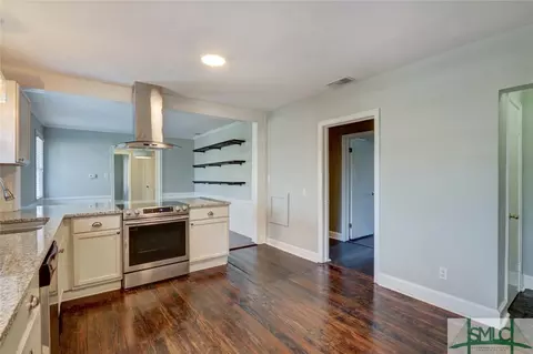 31 E 63rd St, Savannah, GA 31405 photo 9