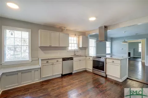 31 E 63rd St, Savannah, GA 31405 photo 4