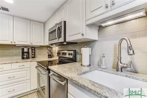 511 E Perry St, Savannah, GA 31401 photo 10