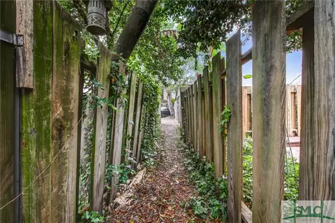 511 E Perry St, Savannah, GA 31401 photo 23