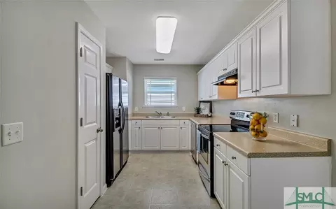 161 Lakepointe Dr, Pooler, GA 31322 photo 8