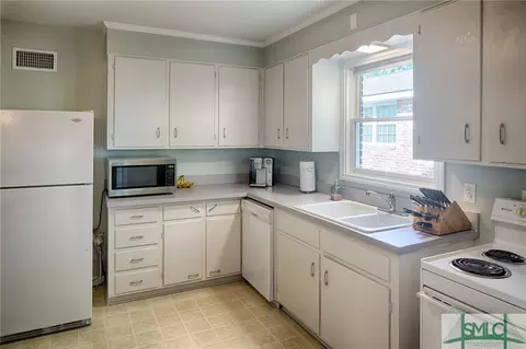 232 E 64th St, Savannah, GA 31405 photo 13