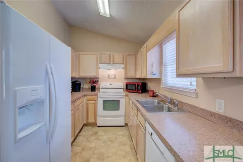 425 Shadowbrook Cir, Springfield, GA 31329 photo 8