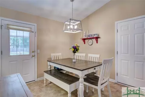 425 Shadowbrook Cir, Springfield, GA 31329 photo 5