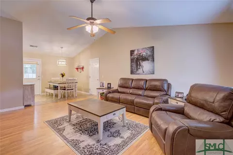 425 Shadowbrook Cir, Springfield, GA 31329 photo 4