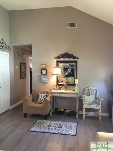 301 E Fourth St, Springfield, GA 31329 photo 3