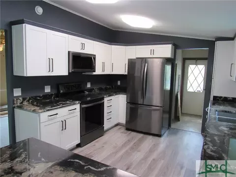 440 Pine Ave, Midway, GA 31320 photo 4