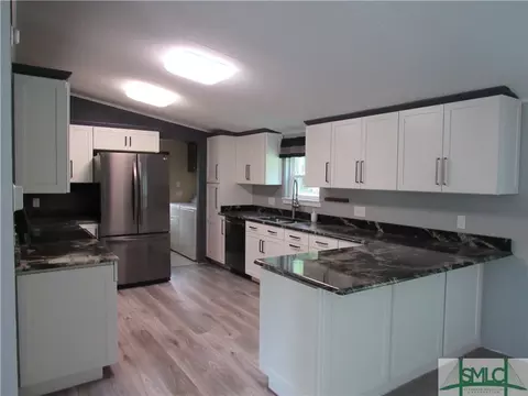 440 Pine Ave, Midway, GA 31320 photo 3