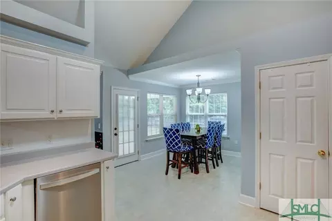 109 Fire Thorn Ln, Pooler, GA 31322 photo 7