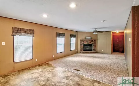 195 Cherry St, Guyton, GA 31312 photo 4