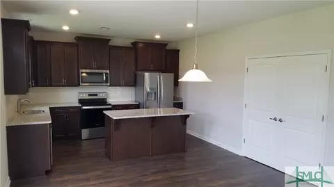 241 Lakepointe Dr, Savannah, GA 31407 photo 5