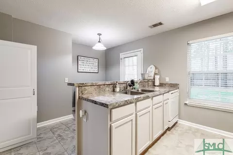438 Shadowbrook Cir, Springfield, GA 31329 photo 11