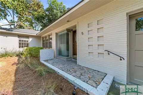 5 E 52nd St, Savannah, GA 31405 photo 4