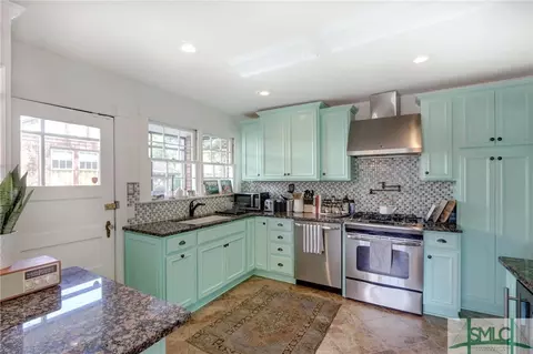 326 E 54th St, Savannah, GA 31405 photo 14