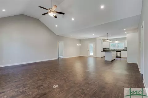 102 Wilson Cir, Springfield, GA 31329 photo 2