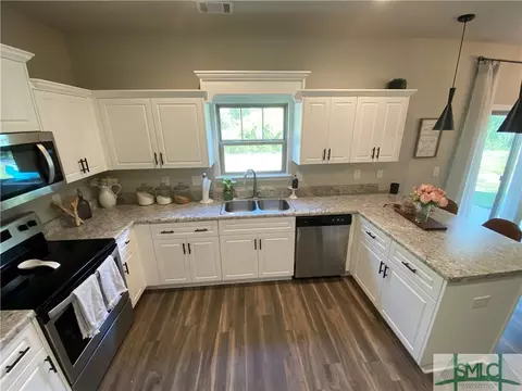 209 Timberlake Dr, Guyton, GA 31312 photo 9
