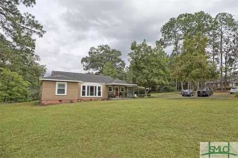 343 S Victory Dr, Lyons, GA 30436 photo 2